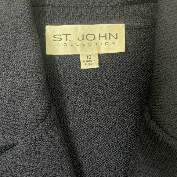 St. John Collection Size 10 - Picture 3 of 6
